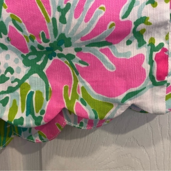 Lily Pulitzer Buttercup shorts scalloped hem and 5” inseam - Picture 4 of 9